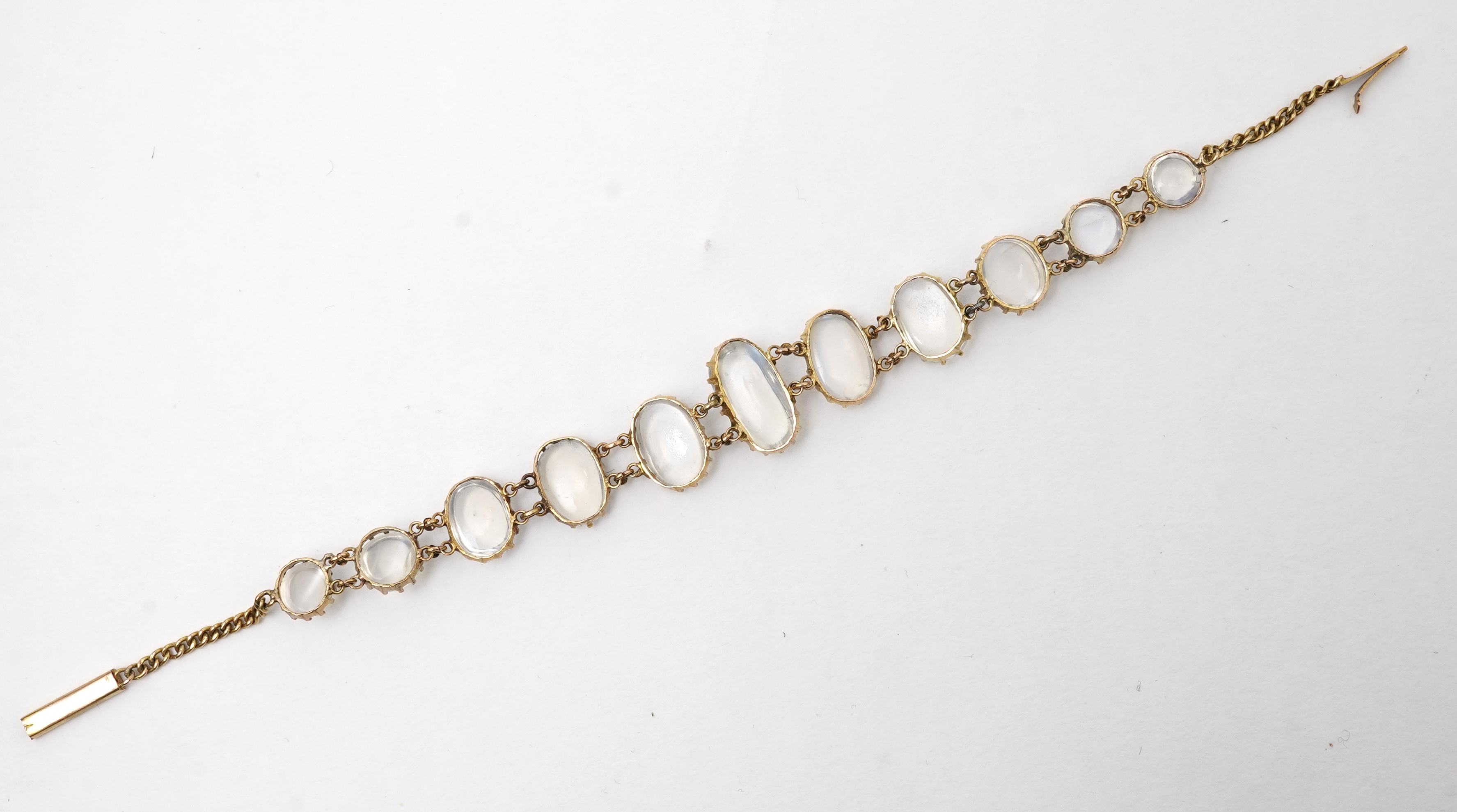 A moonstone bracelet, early 20th century